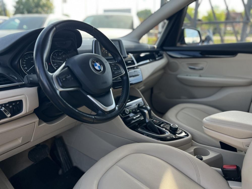 BMW 218i Advantage (Automata) Active Tourer. M.o.-i. vajbőr belső. ülésfűtés. keyless. Wallis szerviz