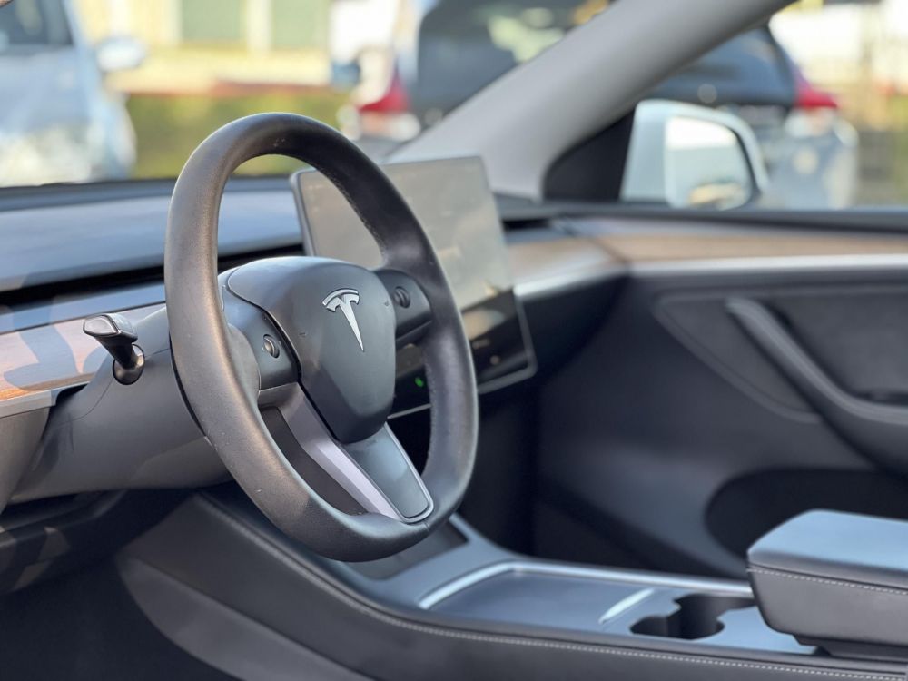 TESLA MODEL Y Performance AWD (Automata) 63e km. AMD Ryzen. mátrix LED. hőszivattyú. garanciális 2030-ig!