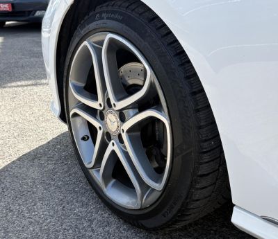 MERCEDES-BENZ E 220 BlueTEC (BlueEFFICIENCY) Avantgarde 9G-TRONIC Klíma Tempomat Bluetooth Parkradar El.ablak AMG-Pack!