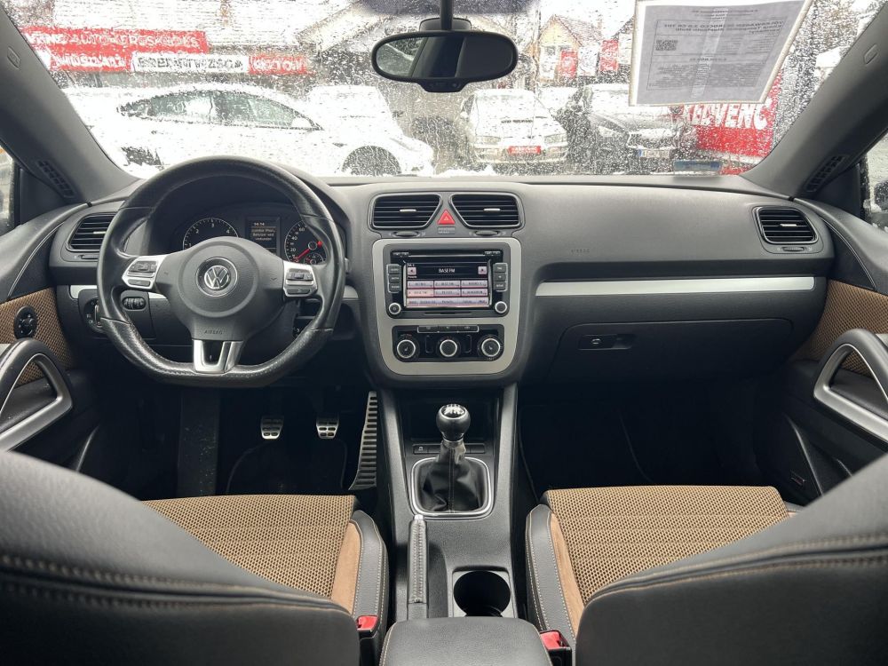 VOLKSWAGEN SCIROCCO 2.0 CR TDI Klíma Tempomat Bluetooth Multi kormány!