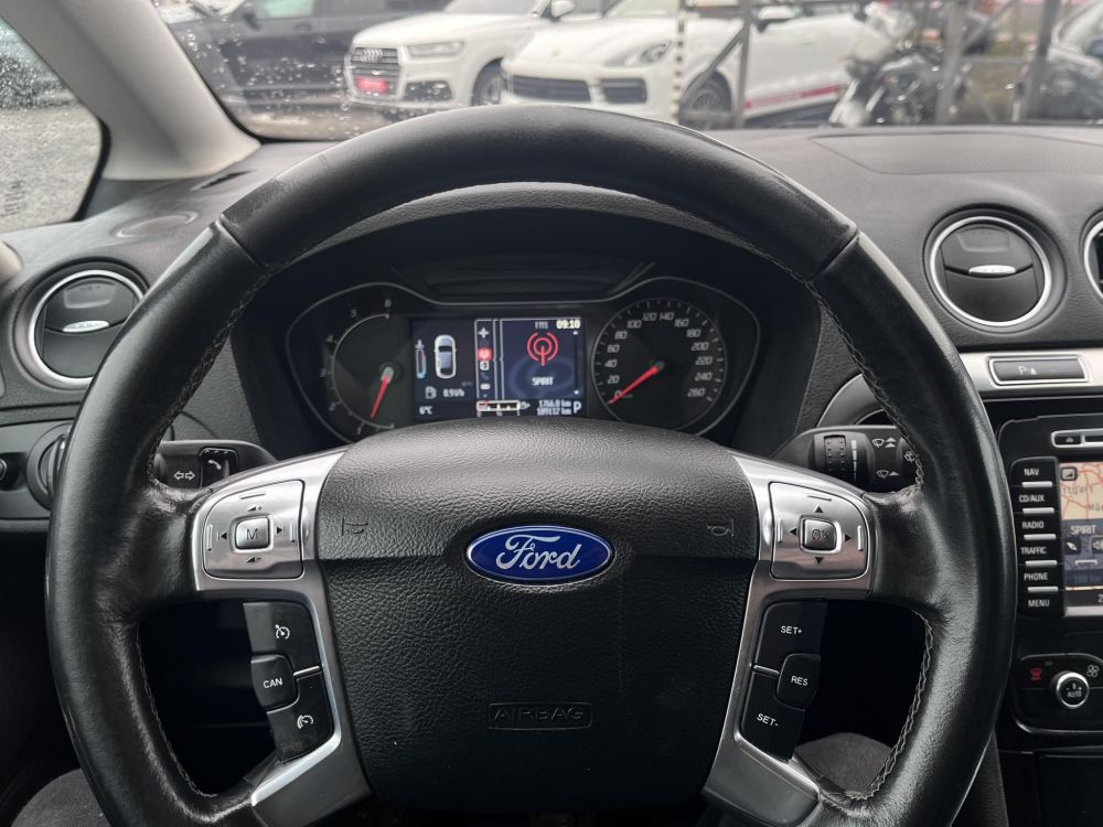 FORD S-MAX 2.0 TDCi Business Powershift Tempomat. fűthető ülések. navigáció. téli-nyári kerékszett