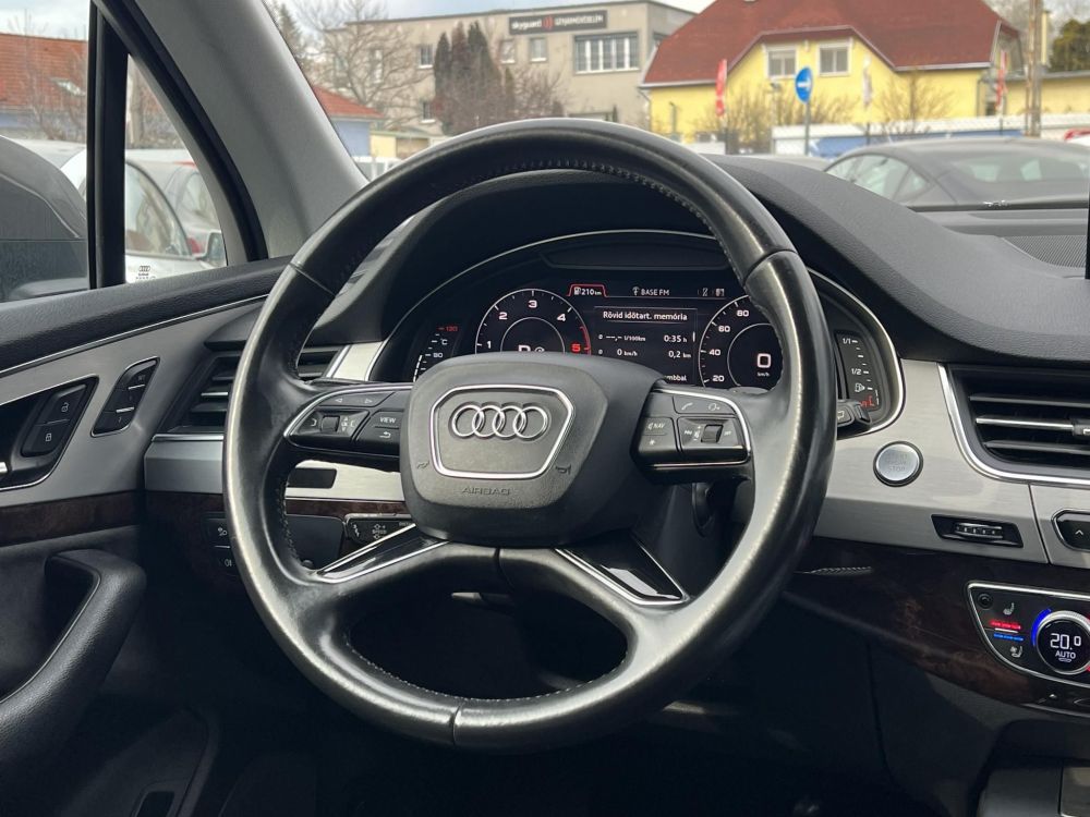 AUDI Q7 3.0 V6 TDI quattro Tiptronic ic M.o.i. 1.tul. rendszeresen karbantartott. vezérlés cserélve!