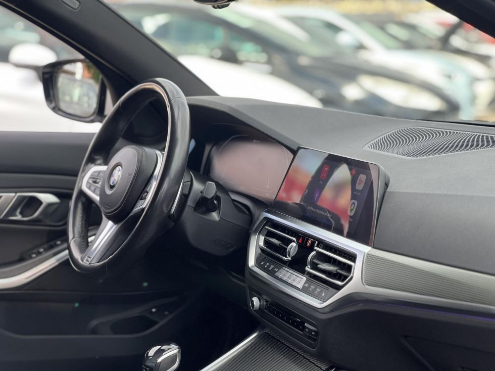 BMW 330e M Sport (Automata) Frissen szervizelt. Új téli gumik!