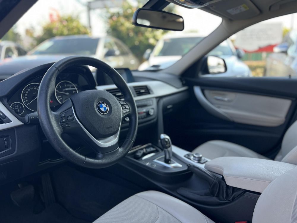 BMW 320d (Automata) M.o.-i. 1.tul. 113e km. márkaszervizelt előélet. téli-nyári kerék szett!