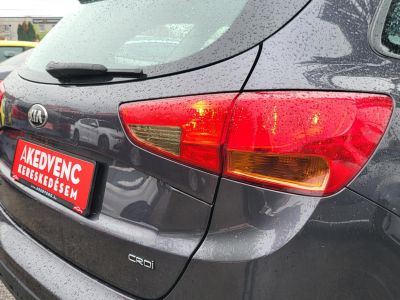 KIA CEE'D SW 1.6 CRDI LX Klíma Tempomat Navi Bluetooth Szervizelt!