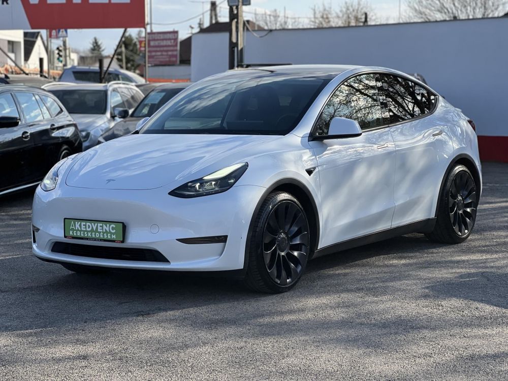 TESLA MODEL Y Performance AWD (Automata) 63e km. AMD Ryzen. mátrix LED. hőszivattyú. garanciális 2030-ig!