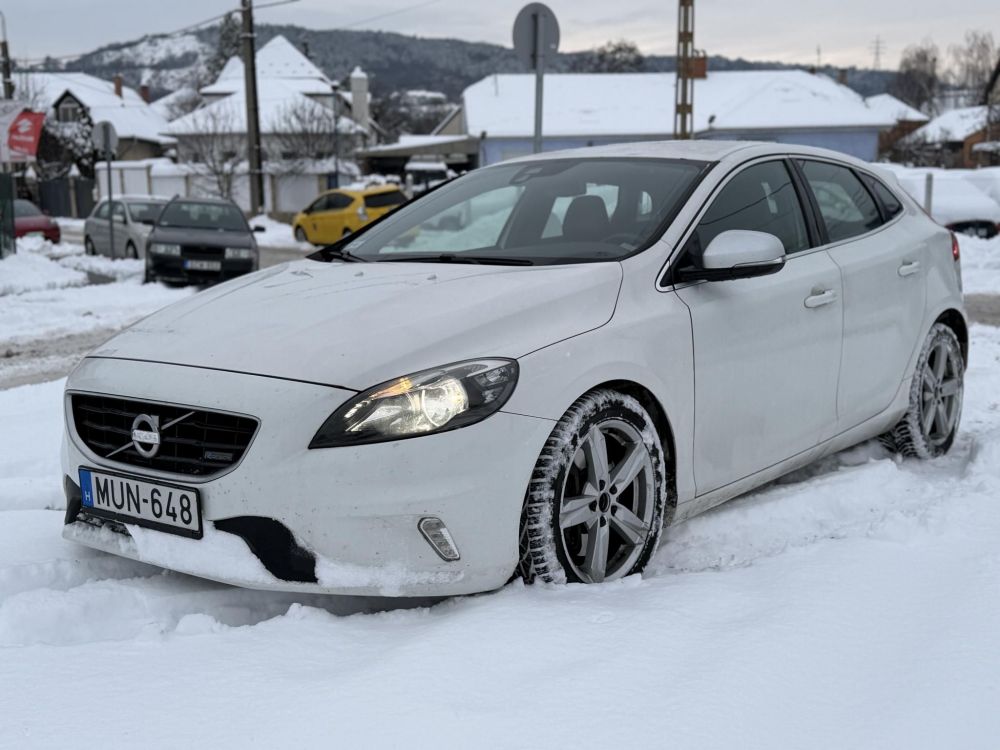 VOLVO V40