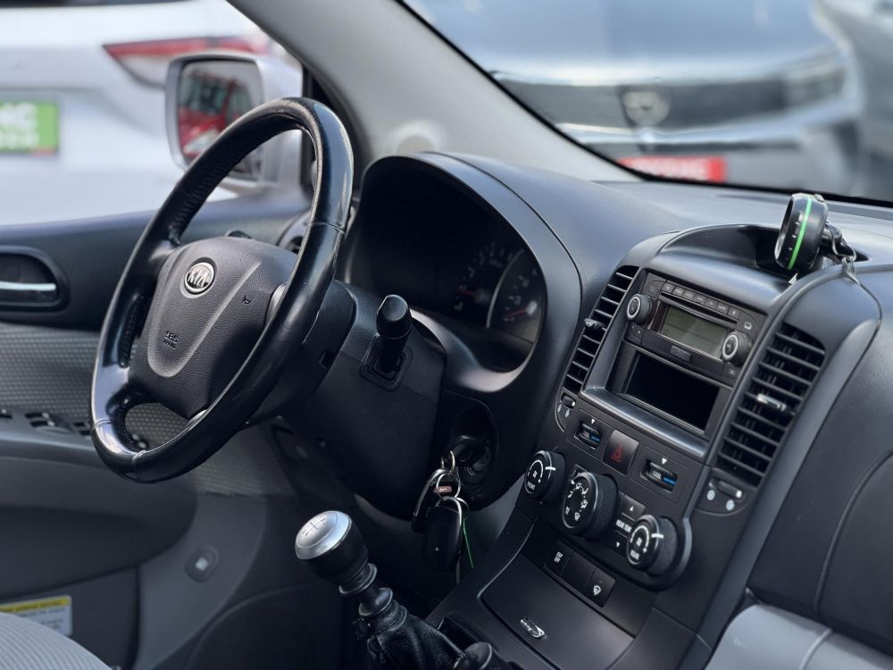 KIA CARNIVAL 2.9 CRDi EX (7 személyes ) klíma. tempomat. tolatókamera. tolatóradar. vonóhorog!