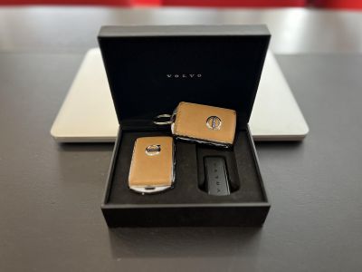 VOLVO V90 2.0 D [D4] Inscription AWD Geartronic Teljes felszereltség. Végig márkaszervizben szervizelt. Téli-nyári gumi!