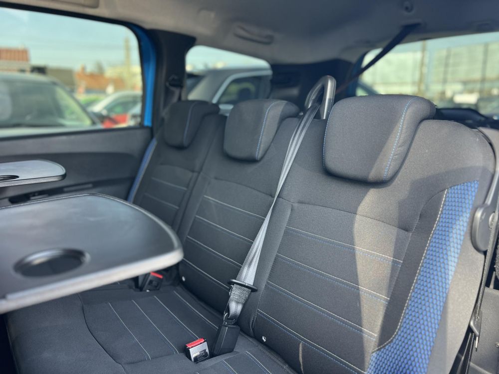 DACIA LODGY 1.5 Blue dCi Stepway (7 személyes ) 50e km. M.o.-i. 1.tul. CarPlay. Kitünő állapot!