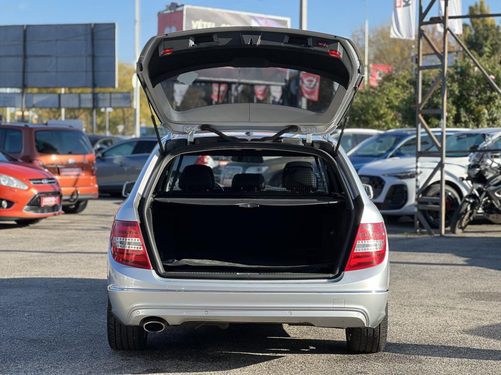 MERCEDES-BENZ C 250 T BlueEFFICIENCY Avantgarde (Automata) FACELIFT. Teljes szerviztörténet. vezérlés cserélve!