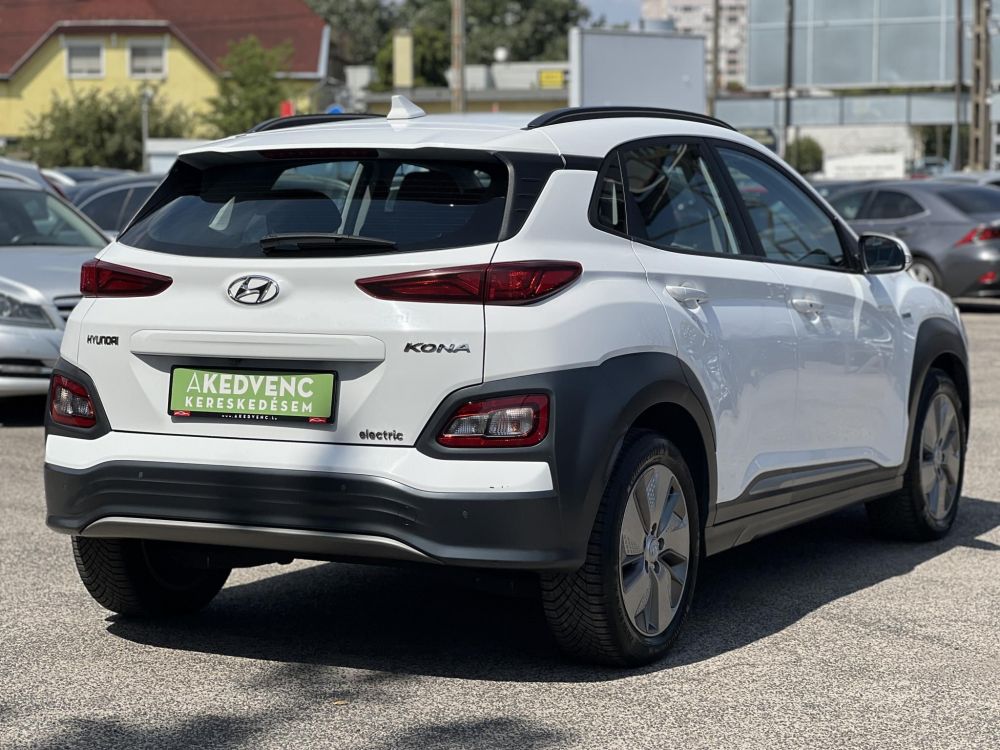 HYUNDAI KONA EV 64kWh Comfort 400+km hatótáv
