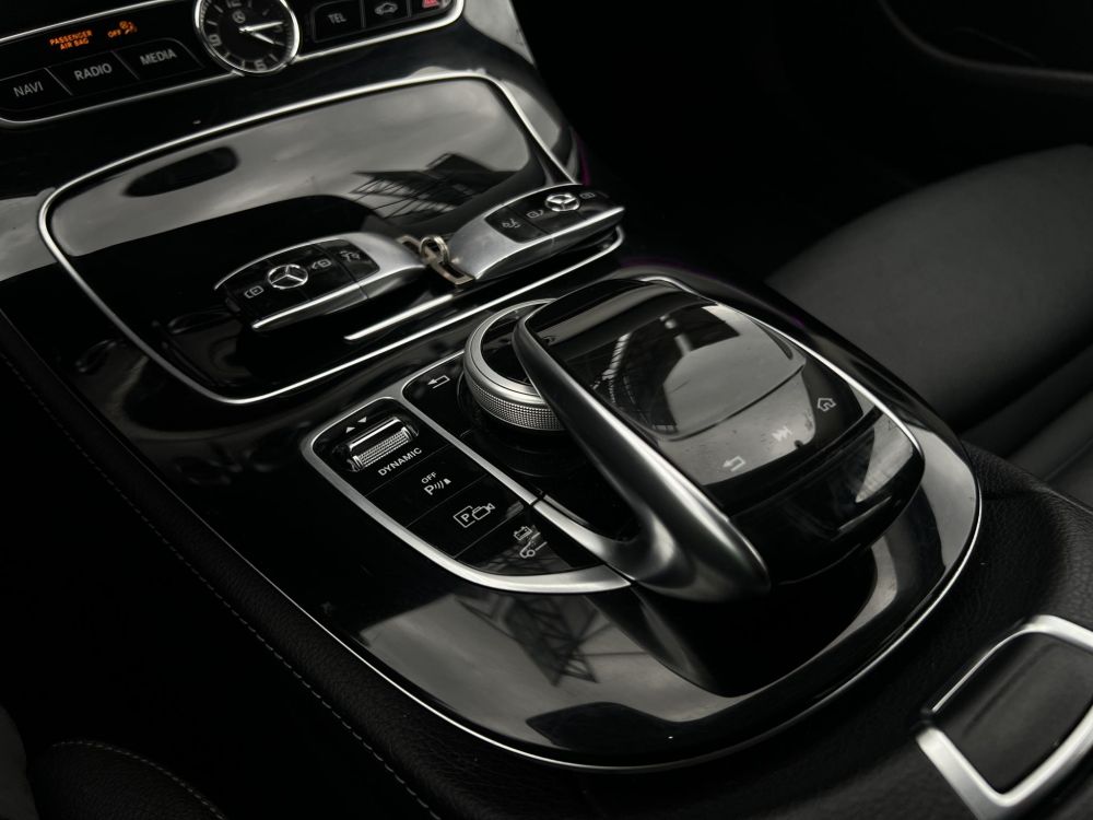 MERCEDES-BENZ E 350 e 9G-TRONIC 150e km. Bőr belső. kamera. frissen szervizelt