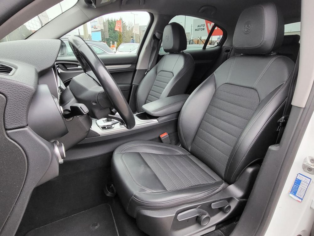 ALFA ROMEO STELVIO 2.2 D(Automata) Sprint LED Távtartó Sávtartó Navigáció Keyless Kamera Félbőr