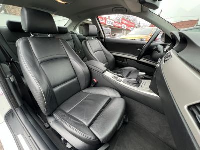 BMW 325i (Automata) Xenon Tempomat Ülésfűtés Bluetooth Navi PDC