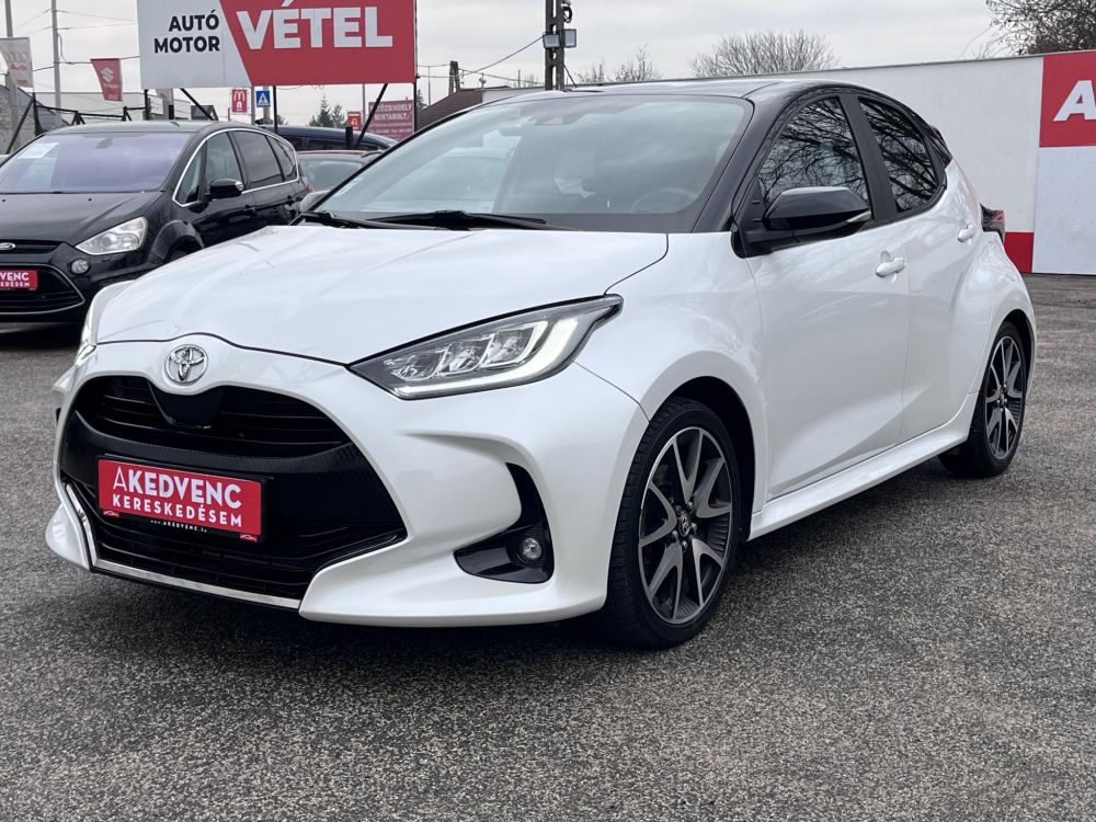 TOYOTA YARIS 1.5 VVT-i Selection Style Magyar. 109e km Kamera Digit Bőr