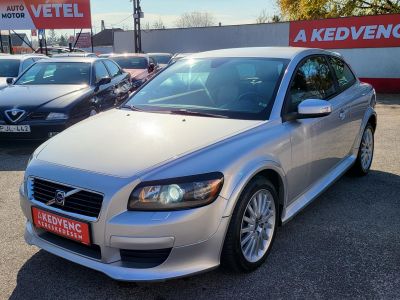 VOLVO C30 2.0 D Momentum Xenon Digitklíma Tempomat Friss Szerviz!