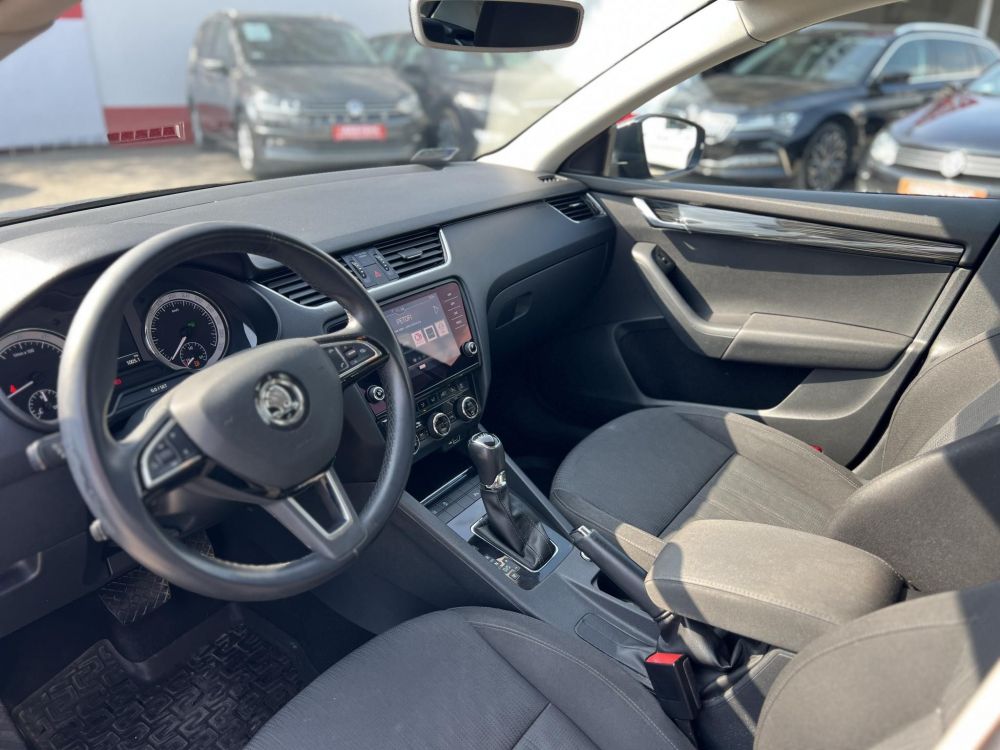 SKODA OCTAVIA 1.4 TSI Style DSG M.o.-i. sérülésmentes. CARPLAY!