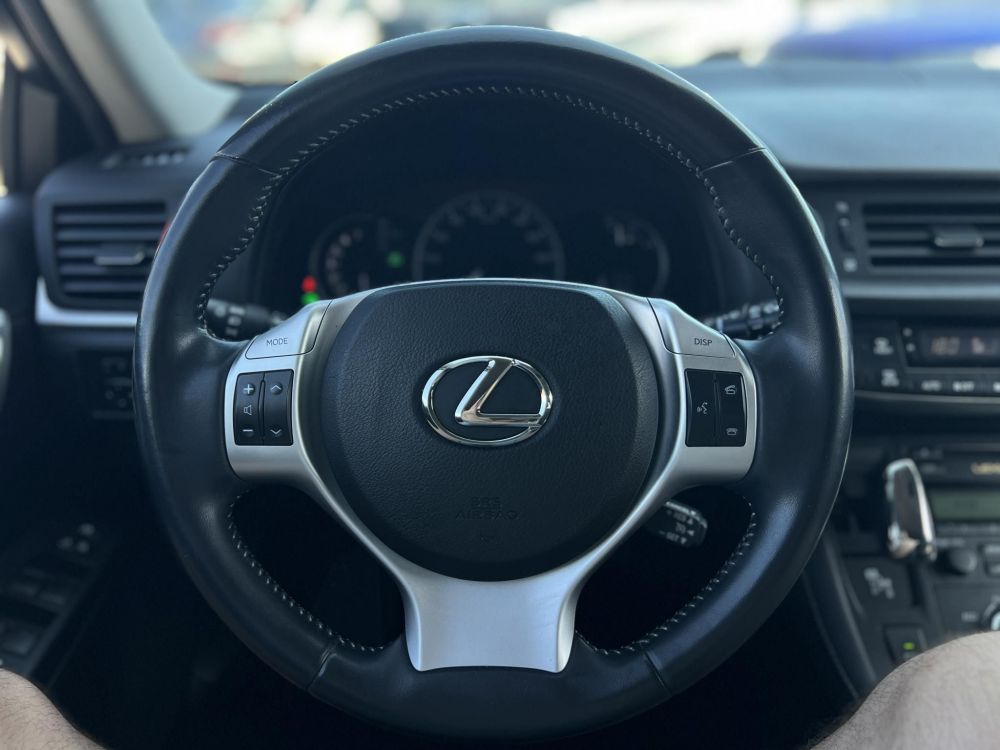 LEXUS CT 200h Comfort (Automata) Ülésfűtés. tolatókamera. szervizkönyv. 8 felni