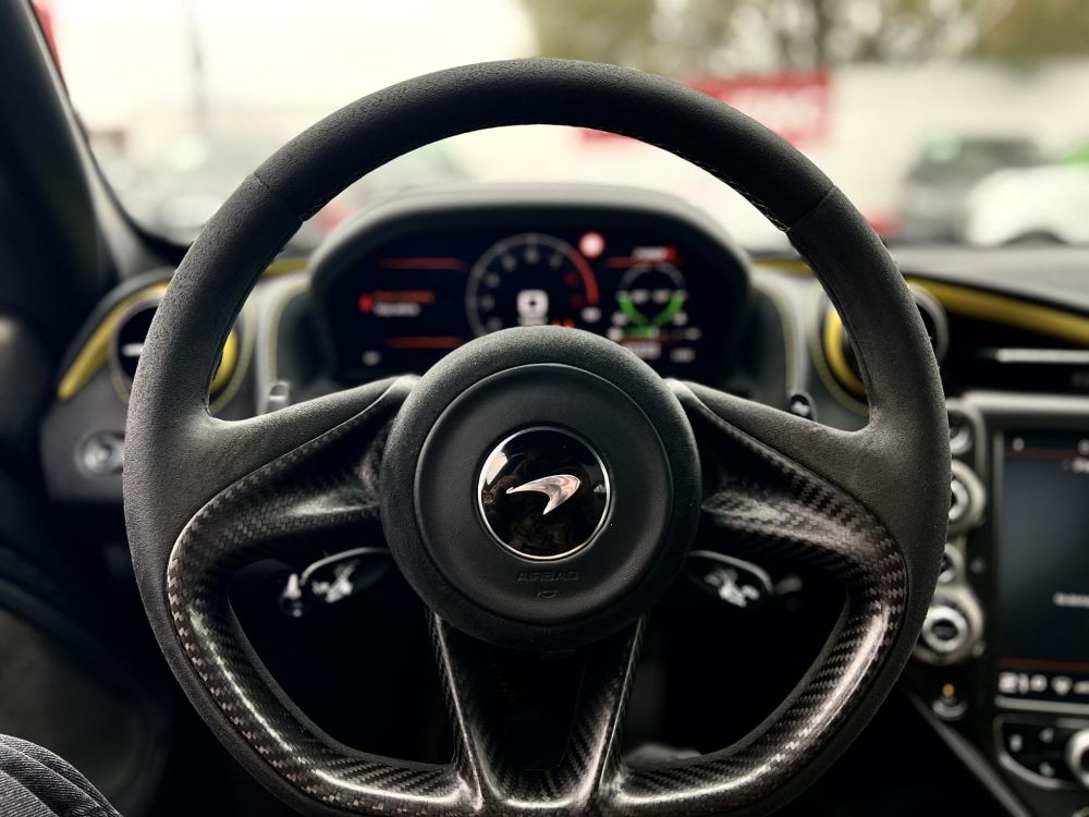 MCLAREN 720S Alcantara belső. carbon pack. Bowers&Wilkins hangrendszer