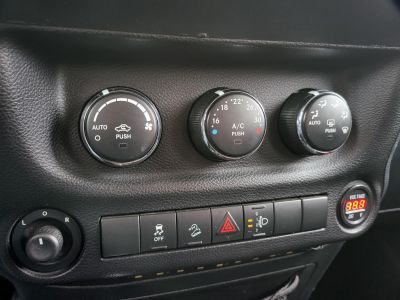 JEEP WRANGLER 2.8 CRD Sport (Automata) emelés. vonóhorog. megkímélt!