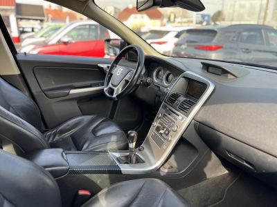 VOLVO XC60 2.4 D DRIVe Momentum Frissen szervizelt. magasan felszerelt. vezérlés cserélve!