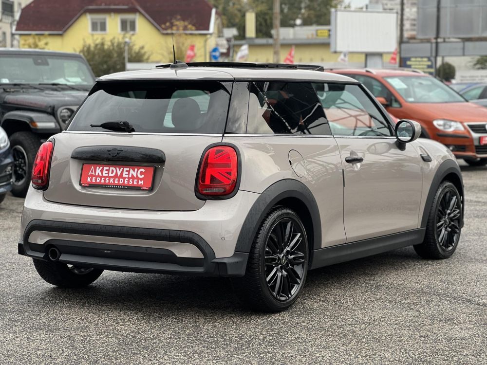 MINI MINI 1.5 Cooper DKG 31e km. panoráma tető. CarPlay