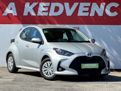 TOYOTA YARIS 1.5 Hybrid Comfort Tech e-CVT 103e km. ülésfűtés. kormányfűtés. kamera. sávtartó. digitklíma