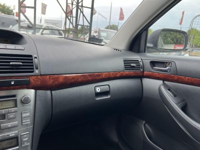 TOYOTA AVENSIS 2.0 Sol Executive (Automata) Tempomat Digitklíma Ülésfűtés Bőr Téli-nyári gumi!