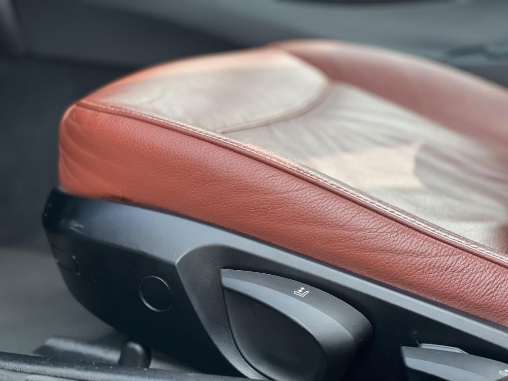 BMW 320d xDrive Touring (Automata) Bordó bőr belső.153e km. M.o.-i. frissen szervizelt! panoráma tető ülésfűtés