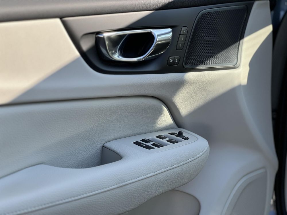 VOLVO S60 2.0 [T8] Recharge Inscription AWD Geartronic 27e km. M.o.-i. garanciális. márkaszervizelt. harman/kardon. ZÖLD rendszám!