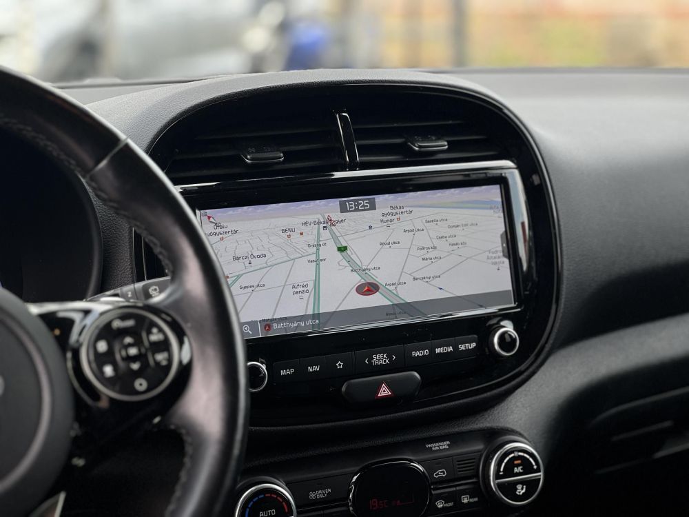 KIA SOUL EV 64kWh Gold 114e km. magas felszereltség. head-up. üléshűtés. carplay. 400+km hatótáv!