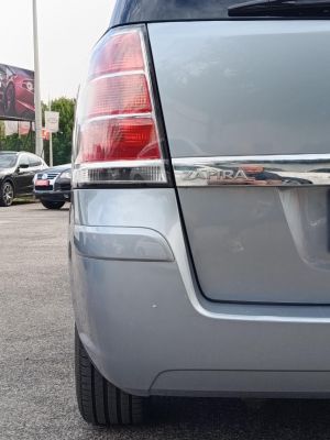 OPEL ZAFIRA B 1.8 Cosmo M.o.-i. Klíma Tempomat 7-Személyes 191e km!