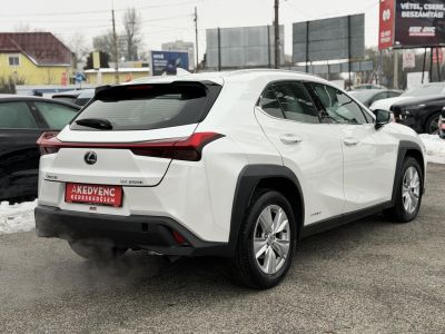 LEXUS UX 250h Comfort CVT 113e km. LED Tempomat Navi Sávtartó Bluetooth Kamera Keyless