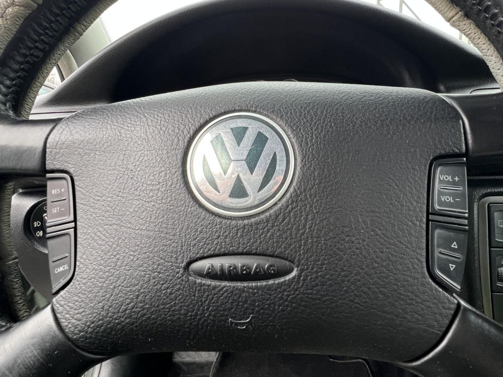 VOLKSWAGEN PASSAT 1.6 Comfortline Business