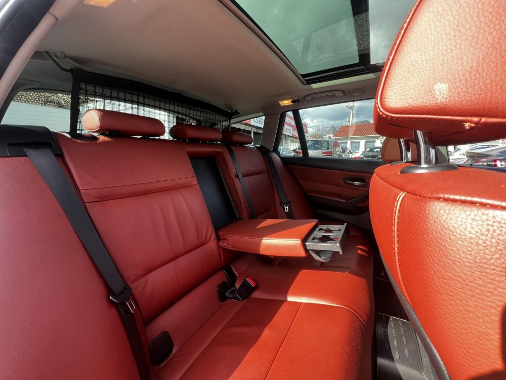 BMW 320d xDrive Touring (Automata) Bordó bőr belső.153e km. M.o.-i. frissen szervizelt! panoráma tető ülésfűtés