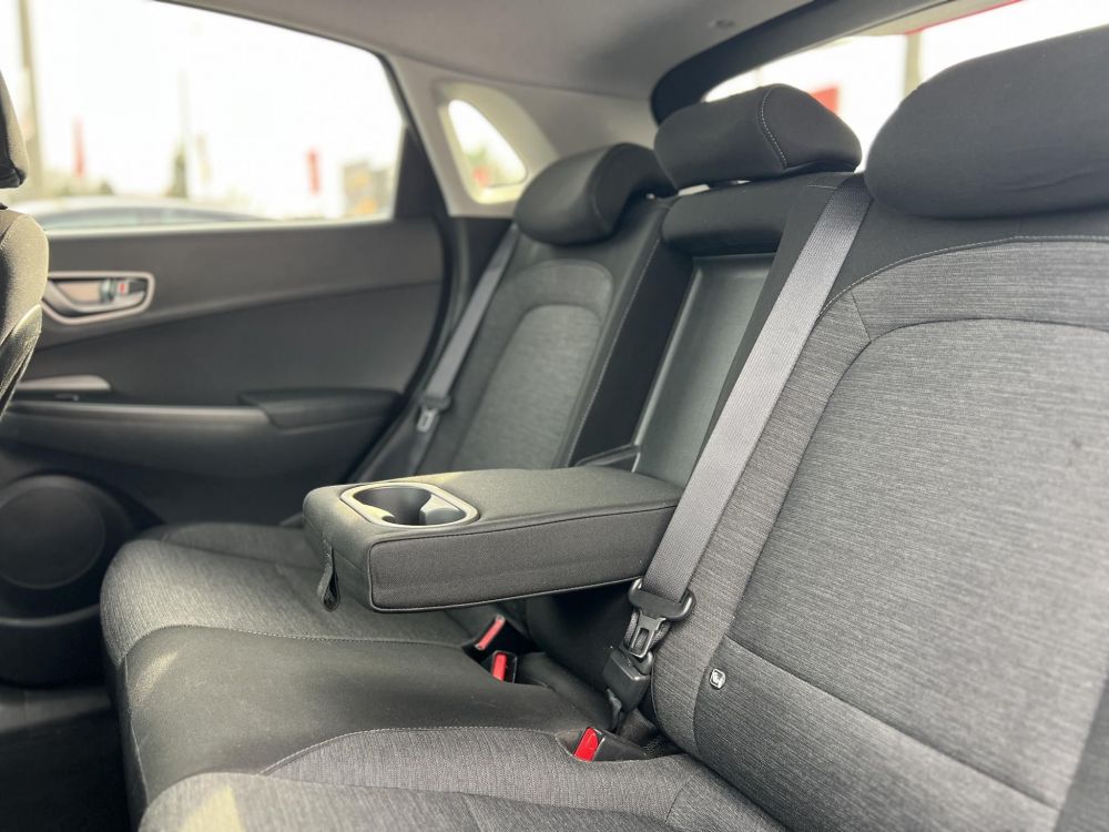 HYUNDAI KONA EV 64kWh Style HUD. parkolóasszisztens. sávtartó. CarPlay. 400km hatótáv!