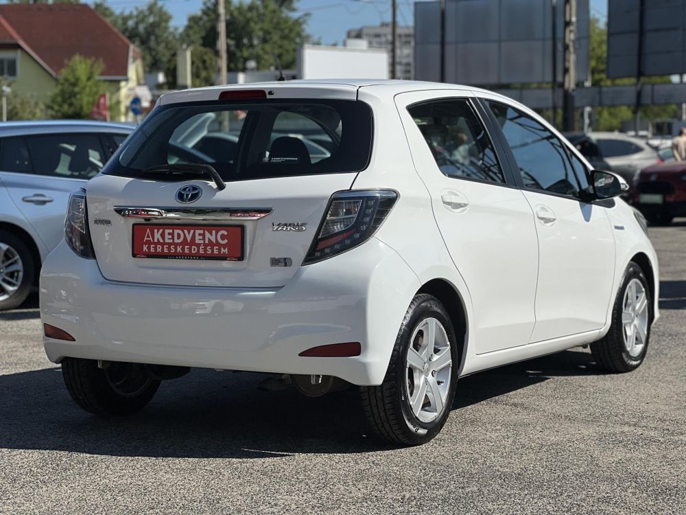 TOYOTA YARIS 1.5 HSD Trend e-CVT 103e km. Márkaszervizelt!