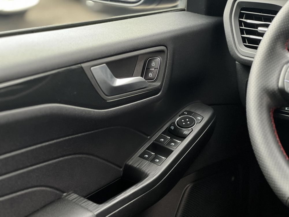 FORD KUGA 2.5 PHEV ST-Line X CVT 85e km. 70 km elektromos hatótáv. Carplay