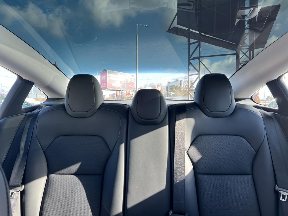 TESLA MODEL 3 Long Range AWD (Automata) HIGHLAND. TÉLI-NYÁRI SZETT GYÁRI ALUFELNIVEL