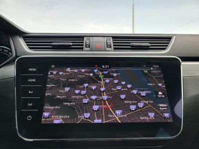SKODA SUPERB Combi 2.0 TDi SCR Style LED Navi Tempomat Kamera Memória Ülésfűtés Bőr Vonóhorog Carplay