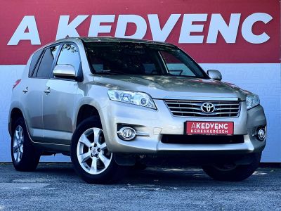 TOYOTA RAV 4 Rav4 2.0 4x4 Executive CVT Alcantara belső. kormányváltó. parkolóradar