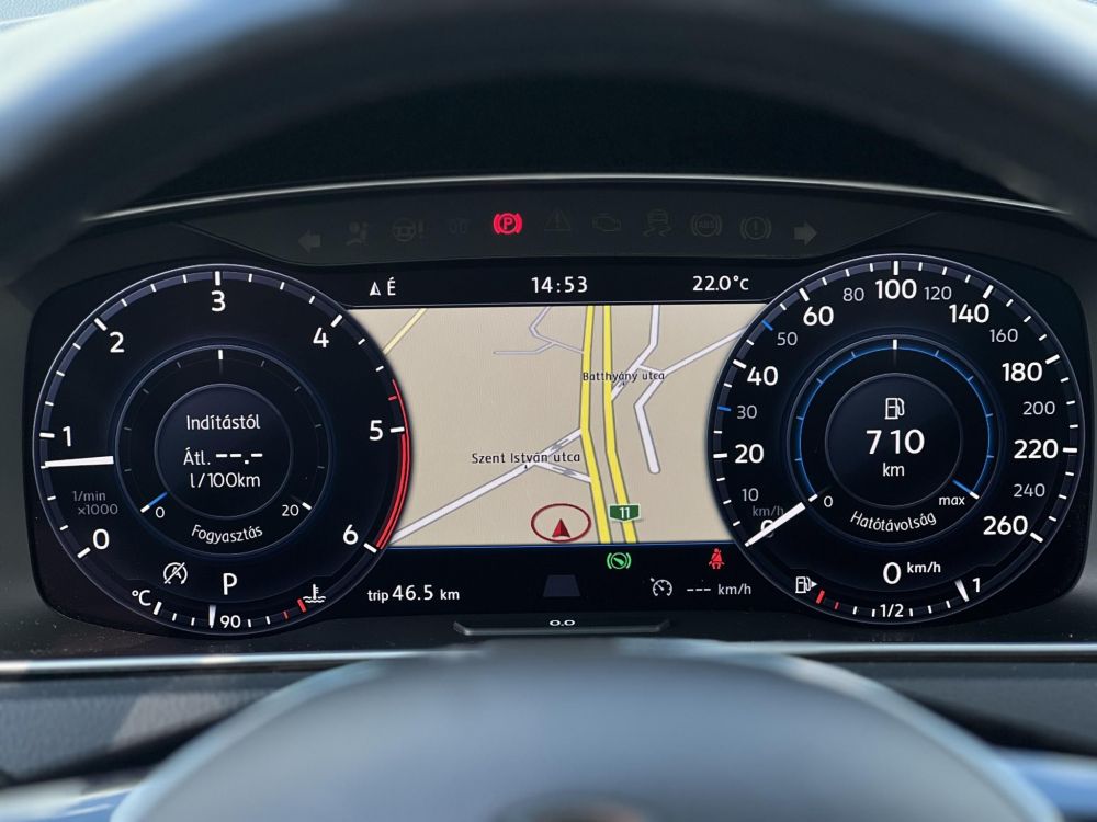 VOLKSWAGEN GOLF VII 2.0 TDI BMT Comfortline DSG 62e km. panorámatető. virtual cockpit. téli-nyári kerék szett!
