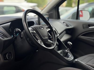 FORD CONNECT Tourneo230 1.5 TDCi L2 Titanium (7 személyes ) 79e km. M.o.-i. Márkaszervizelt előélet!