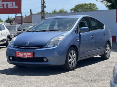TOYOTA PRIUS 1.5 HSD (Automata) 4 évszakos gumik. Zsuffa Bélánál cserélt akkumulátor!