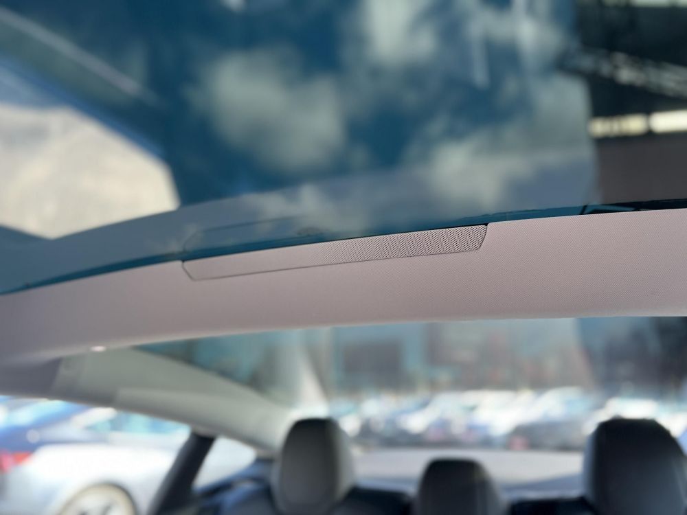 TESLA MODEL 3 Long Range AWD (Automata) HIGHLAND. TÉLI-NYÁRI SZETT GYÁRI ALUFELNIVEL