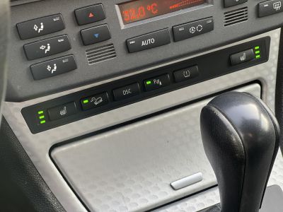 BMW X3 3.0 (Automata) xenon fényszórók. ülésfűtés. lejtmenet. memória. vonóhorog. bőr belső!