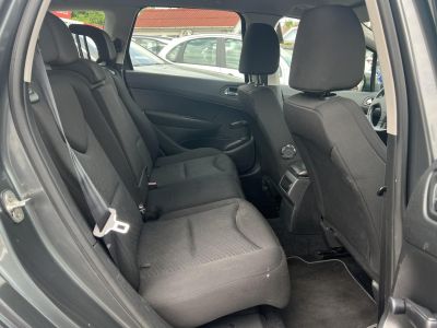 PEUGEOT 308 SW 1.6 HDi Confort Pack Tempomat Digitklíma Vonóhorog Szervizelt!