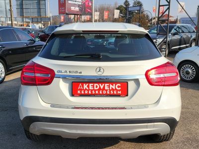 MERCEDES-BENZ GLA 180 d Style 7G-DCT M.o.-i. Bi-xenon Tempomat PDC Ülésfűtés Megkímélt! Szervizelt!