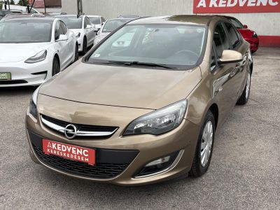 OPEL ASTRA J 1.4 T Selection M.o.-i. Klíma Tempomat Bluetooth